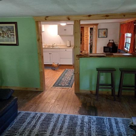 Adorable 1 Bedroom Honey House Rusk Eksteriør billede