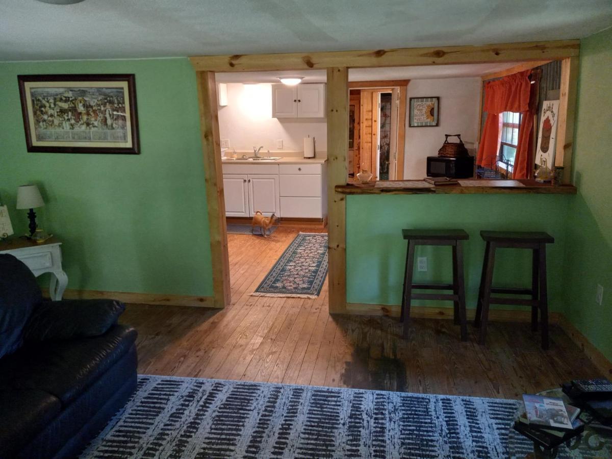 Adorable 1 Bedroom Honey House Rusk Eksteriør billede